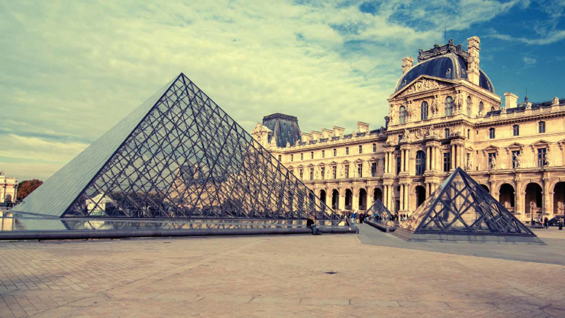 Salon Omyagué au Louvre